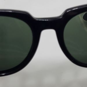 Ray-Ban  black sunglases
